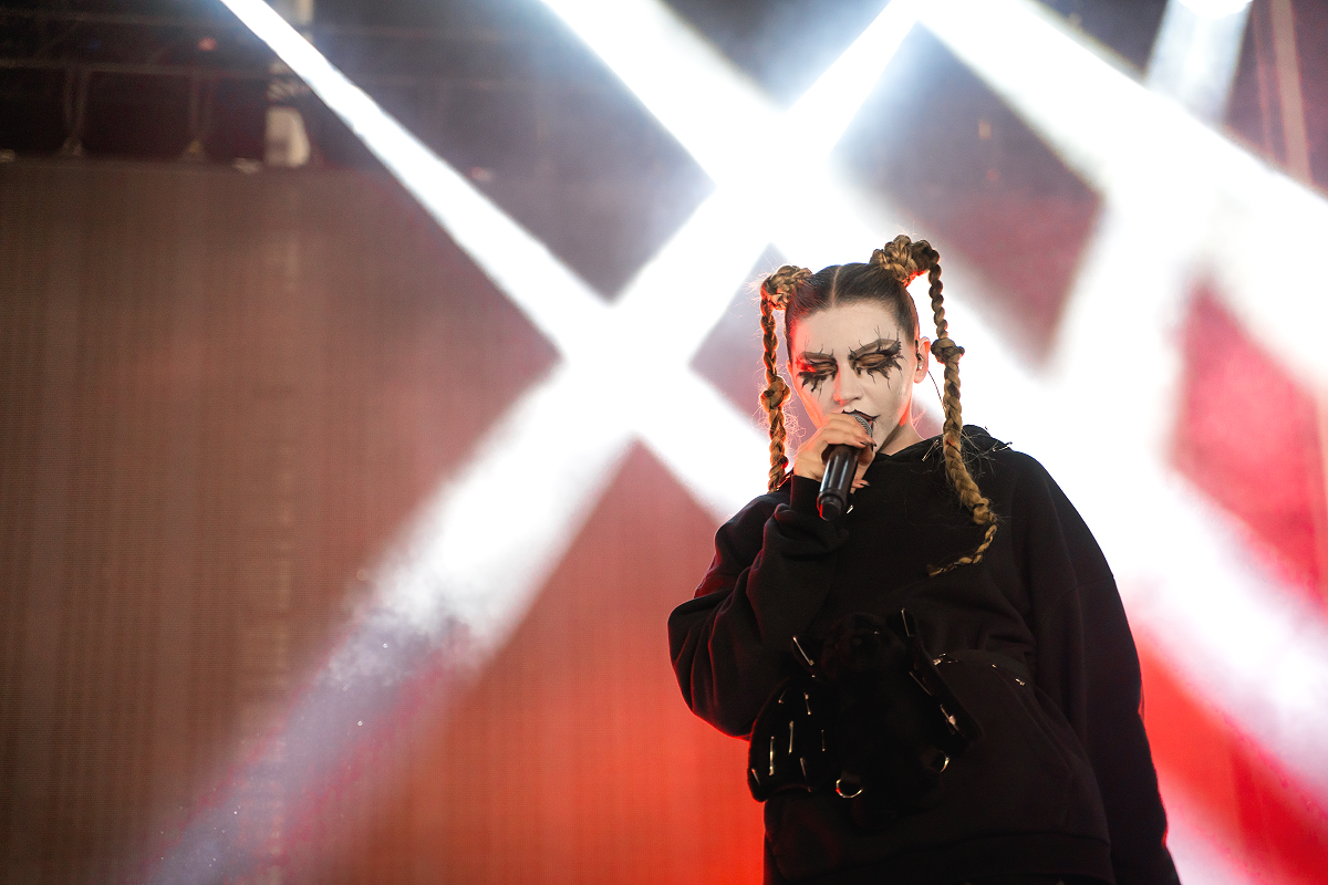 Ic3peak @ Dour Festival 2022, picture 10, photographed by Magali Decamps - FrontView Magazine