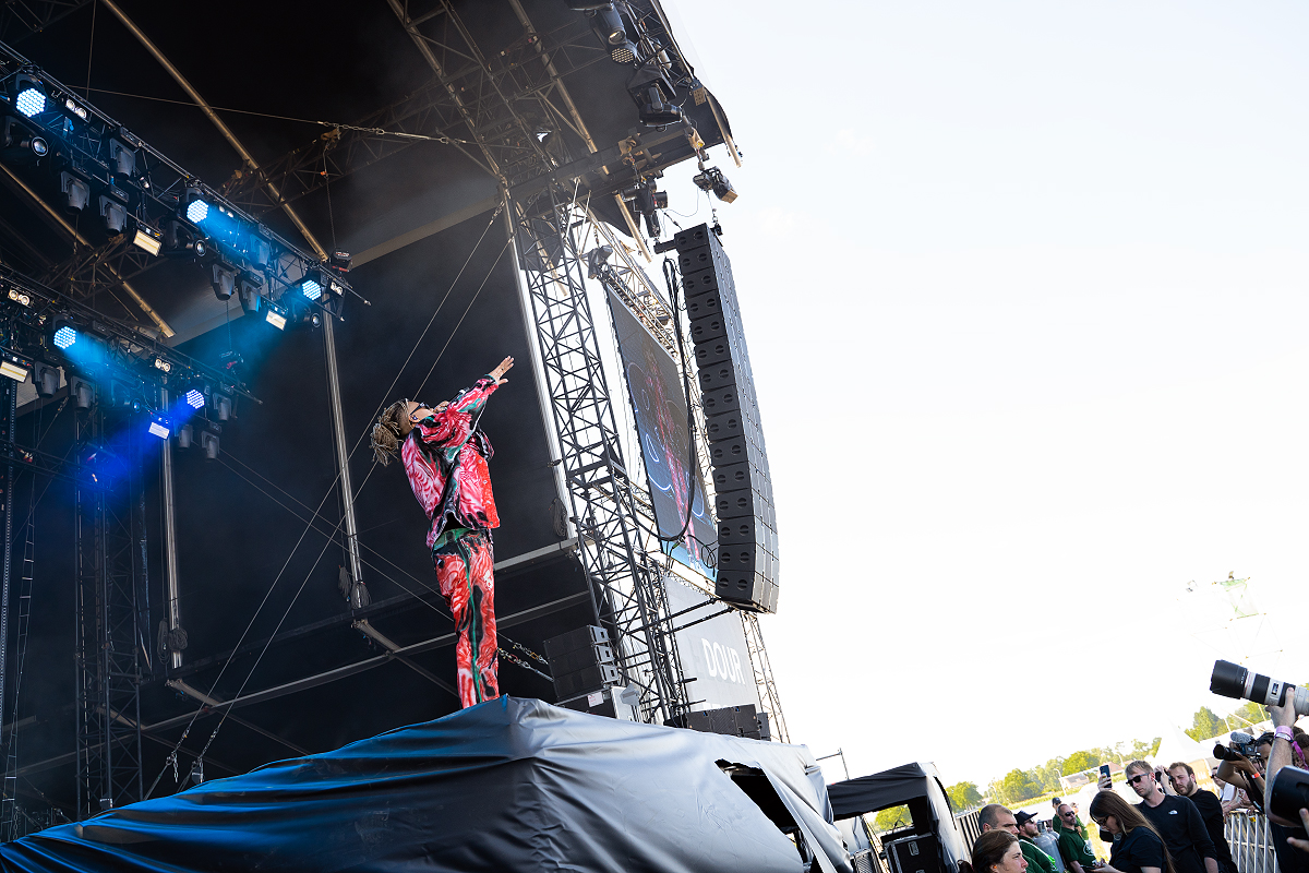 Lala &ce @ Dour Festival 2022, picture 7, photographed by Magali Decamps - FrontView Magazine