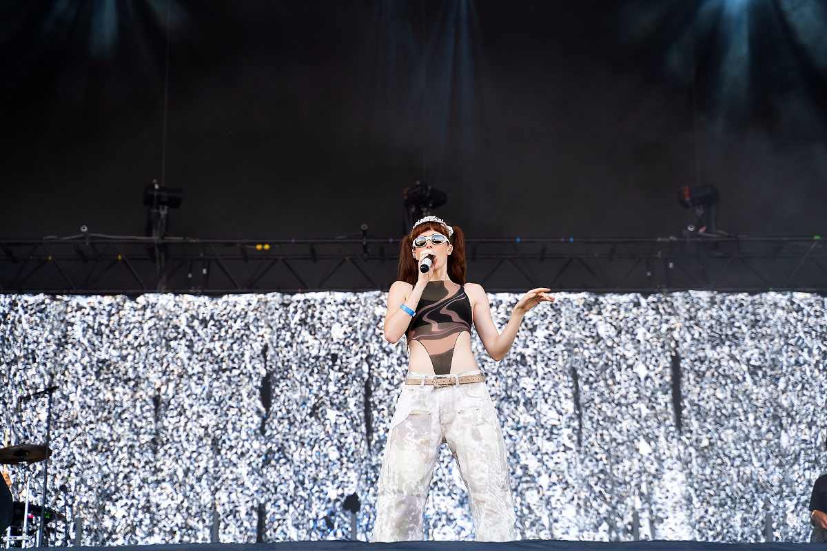 Poupie @ Dour Festival 2022, picture 1, photographed by Magali Decamps - FrontView Magazine