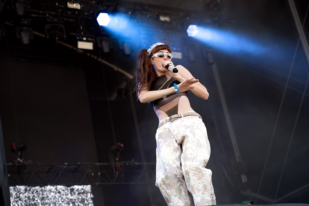 Poupie @ Dour Festival 2022, picture 3, photographed by Magali Decamps - FrontView Magazine