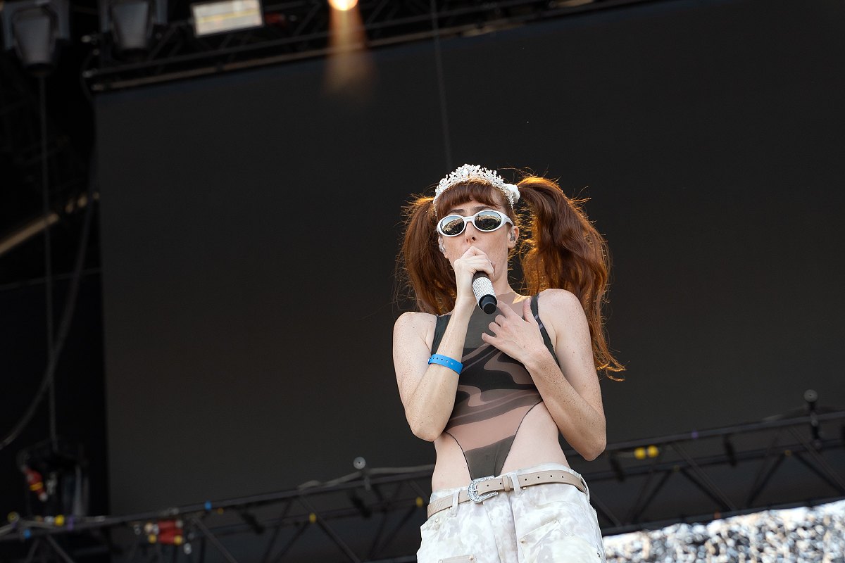 Poupie @ Dour Festival 2022, picture 8, photographed by Magali Decamps - FrontView Magazine