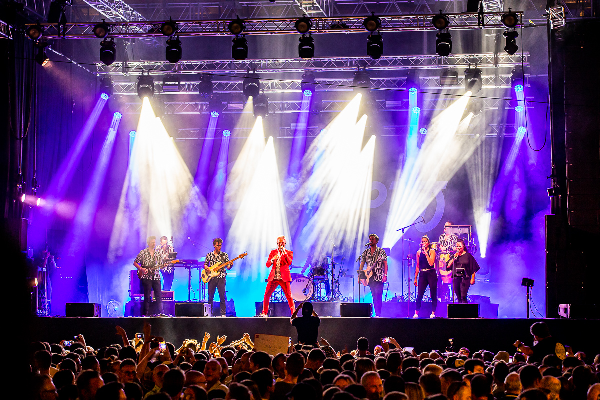 Christoff @ Gentse Feesten 2022 - Sint Baafsplein, picture 5, photographed by Dimitri Vanlommel - FrontView Magazine