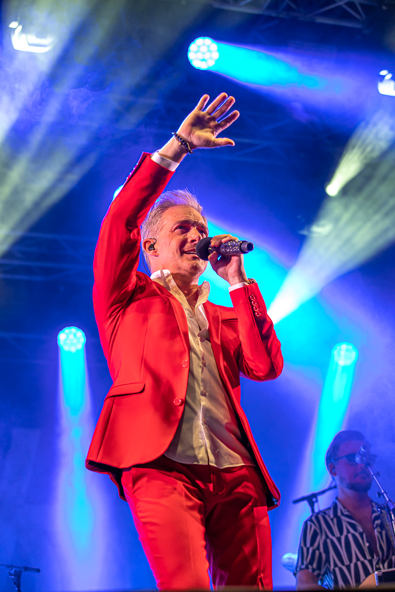 Christoff @ Gentse Feesten 2022 - Sint Baafsplein, picture 10, photographed by Dimitri Vanlommel - FrontView Magazine