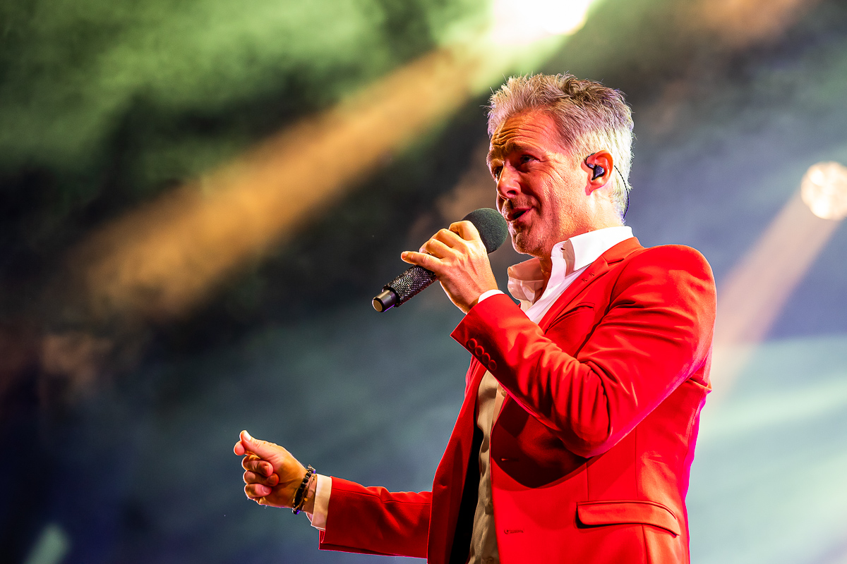 Christoff @ Gentse Feesten 2022 - Sint Baafsplein, picture 14, photographed by Dimitri Vanlommel - FrontView Magazine