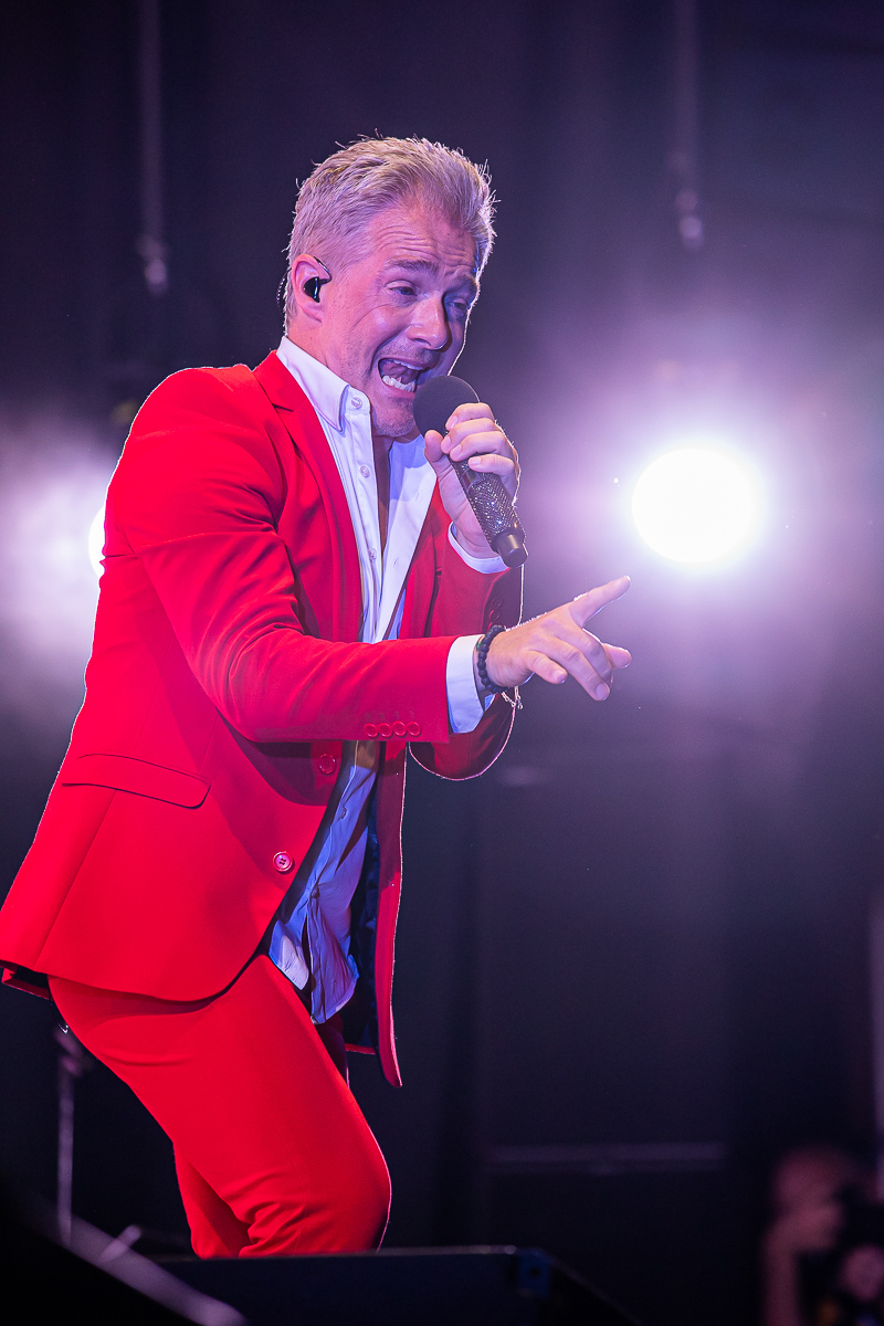 Christoff @ Gentse Feesten 2022 - Sint Baafsplein, picture 21, photographed by Dimitri Vanlommel - FrontView Magazine