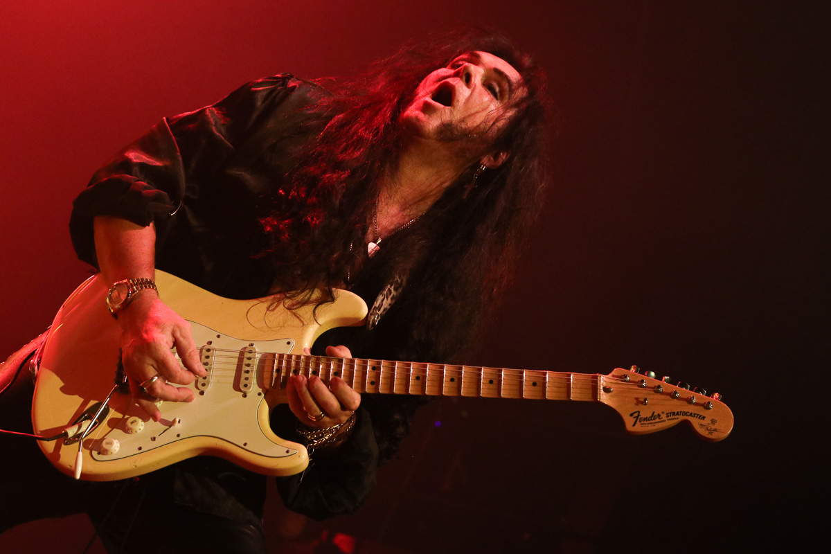 Yngwie Malmsteen @ 013, picture 1, photographed by Bianca van Barneveld - FrontView Magazine