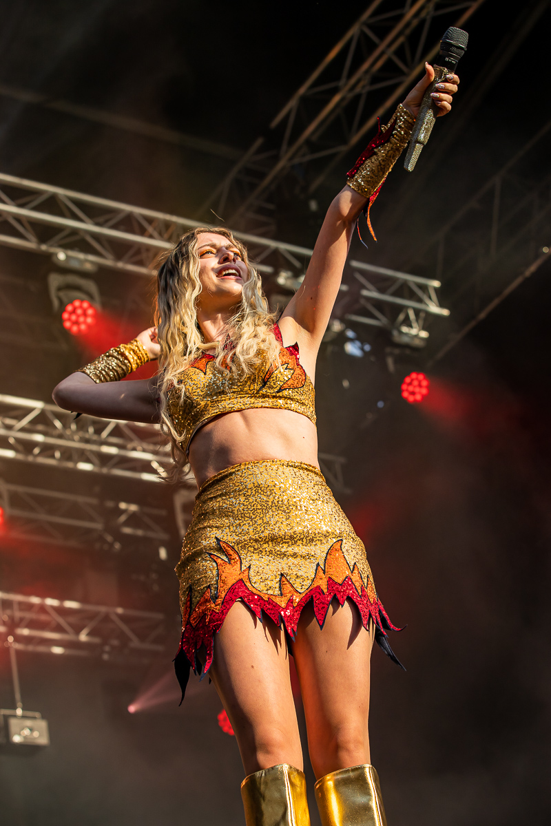 Camille @ Sint-Baafsplein - Gentse Feesten, picture 9, photographed by Dimitri Vanlommel - FrontView Magazine