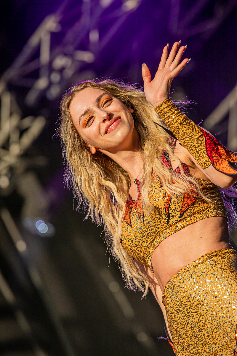 Camille @ Sint-Baafsplein - Gentse Feesten, picture 11, photographed by Dimitri Vanlommel - FrontView Magazine