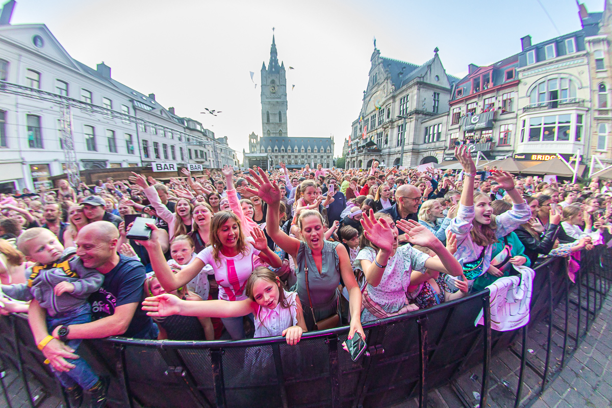 Camille @ Sint-Baafsplein - Gentse Feesten, picture 26, photographed by Dimitri Vanlommel - FrontView Magazine