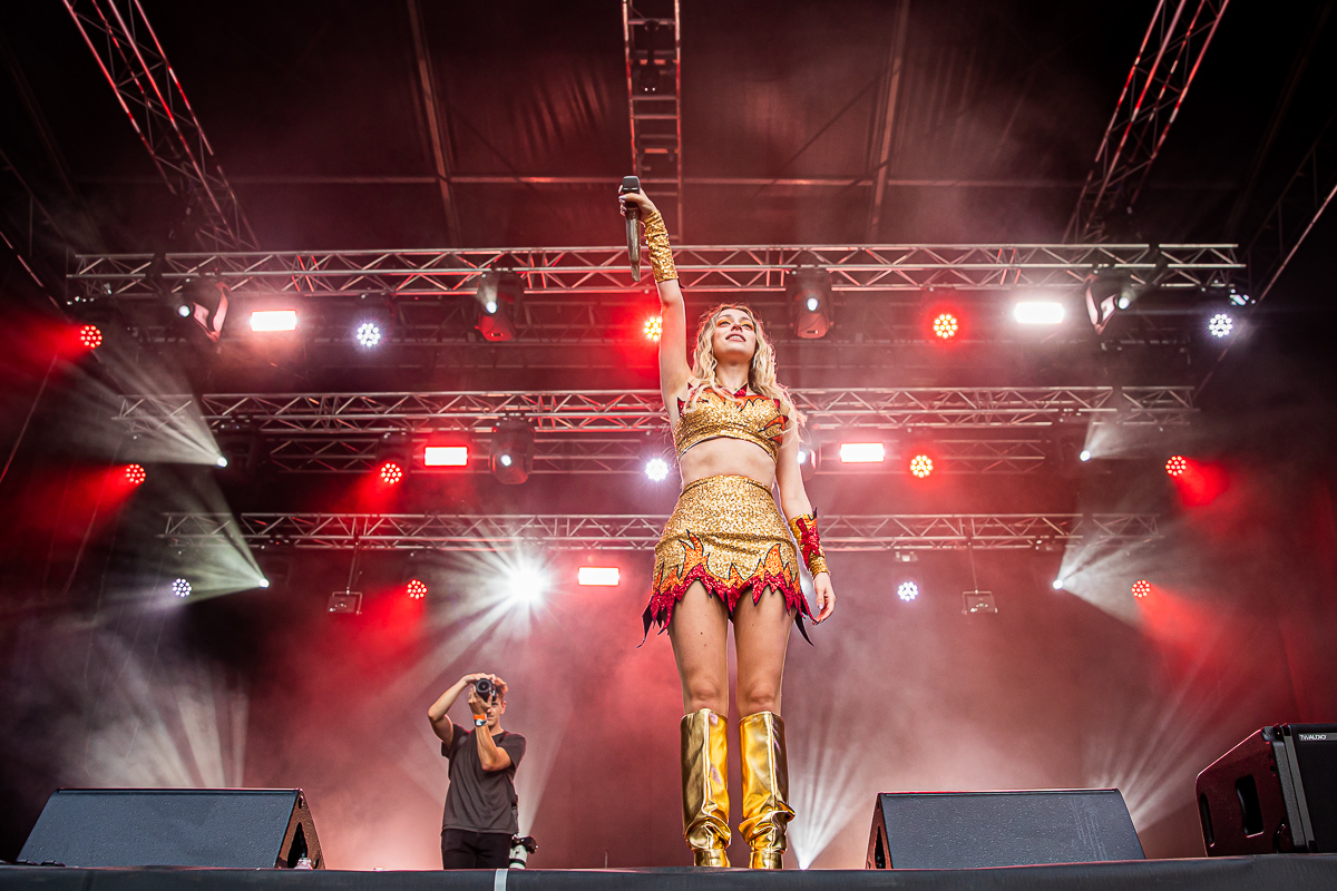 Camille @ Sint-Baafsplein - Gentse Feesten, picture 36, photographed by Dimitri Vanlommel - FrontView Magazine