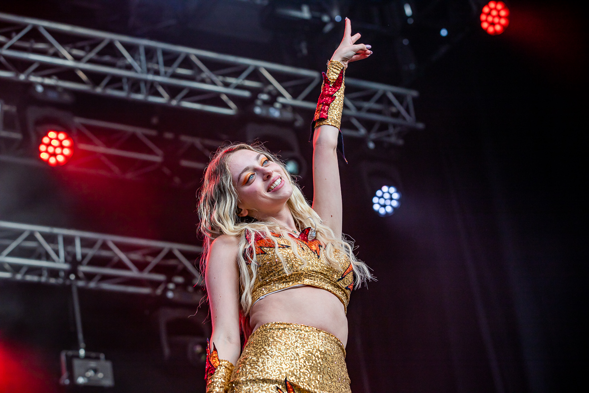Camille @ Sint-Baafsplein - Gentse Feesten, picture 38, photographed by Dimitri Vanlommel - FrontView Magazine