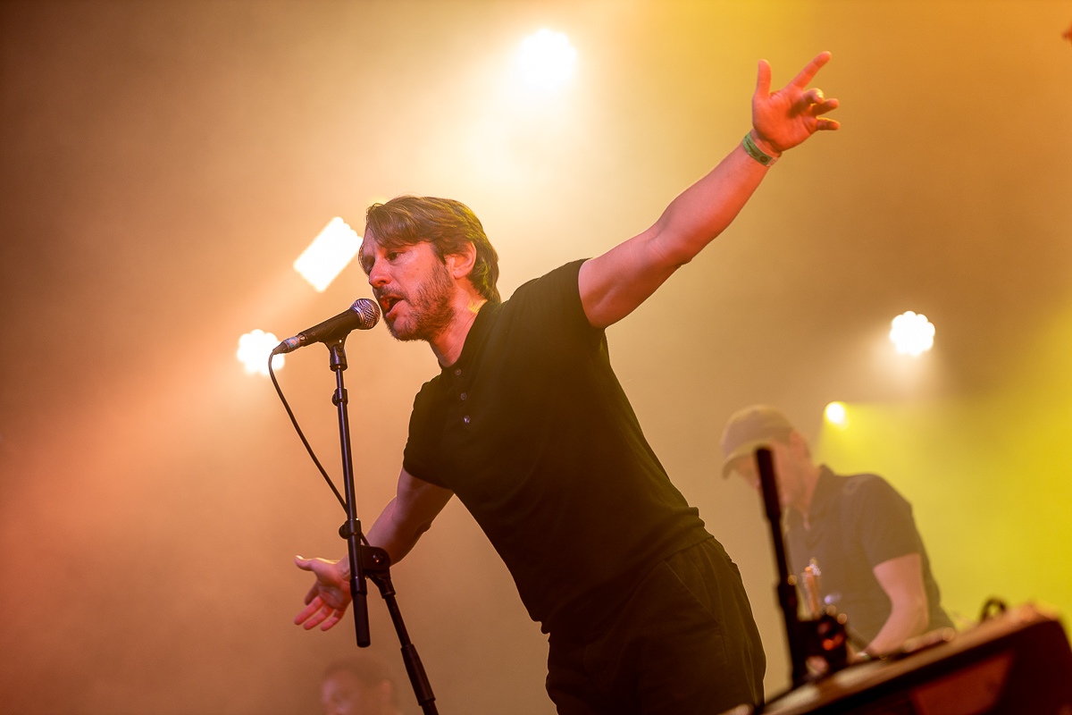Sioen Plays Graceland @ Beleuvenissen, foto 6, foto's door Kurt Jacobs - FrontView Magazine