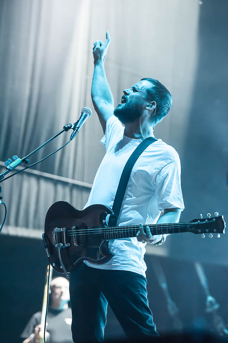 White Lies @ suikerrock, foto 10, foto's door Gert Daemen - FrontView Magazine