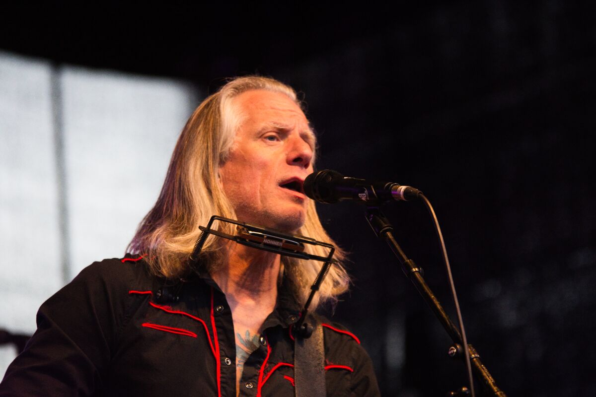 Guy Swinnen Band + sfeer @ Parkies Bornem, picture 2, photographed by Luc Klinckaert - FrontView Magazine