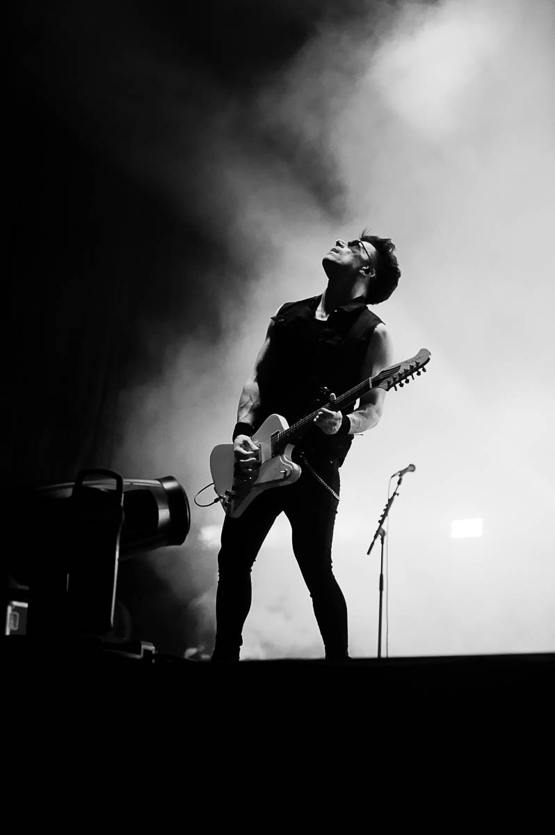 Sisters of Mercy @ Suikerrock, foto 3, foto's door Gert Daemen - FrontView Magazine