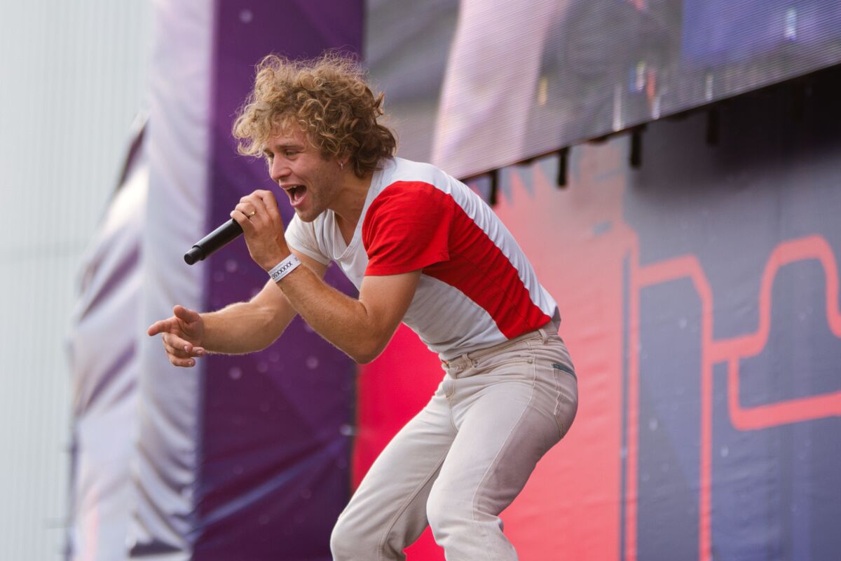 Compact Disk Dummies @ Suikerrock, picture 3, photographed by Luc Klinckaert - FrontView Magazine