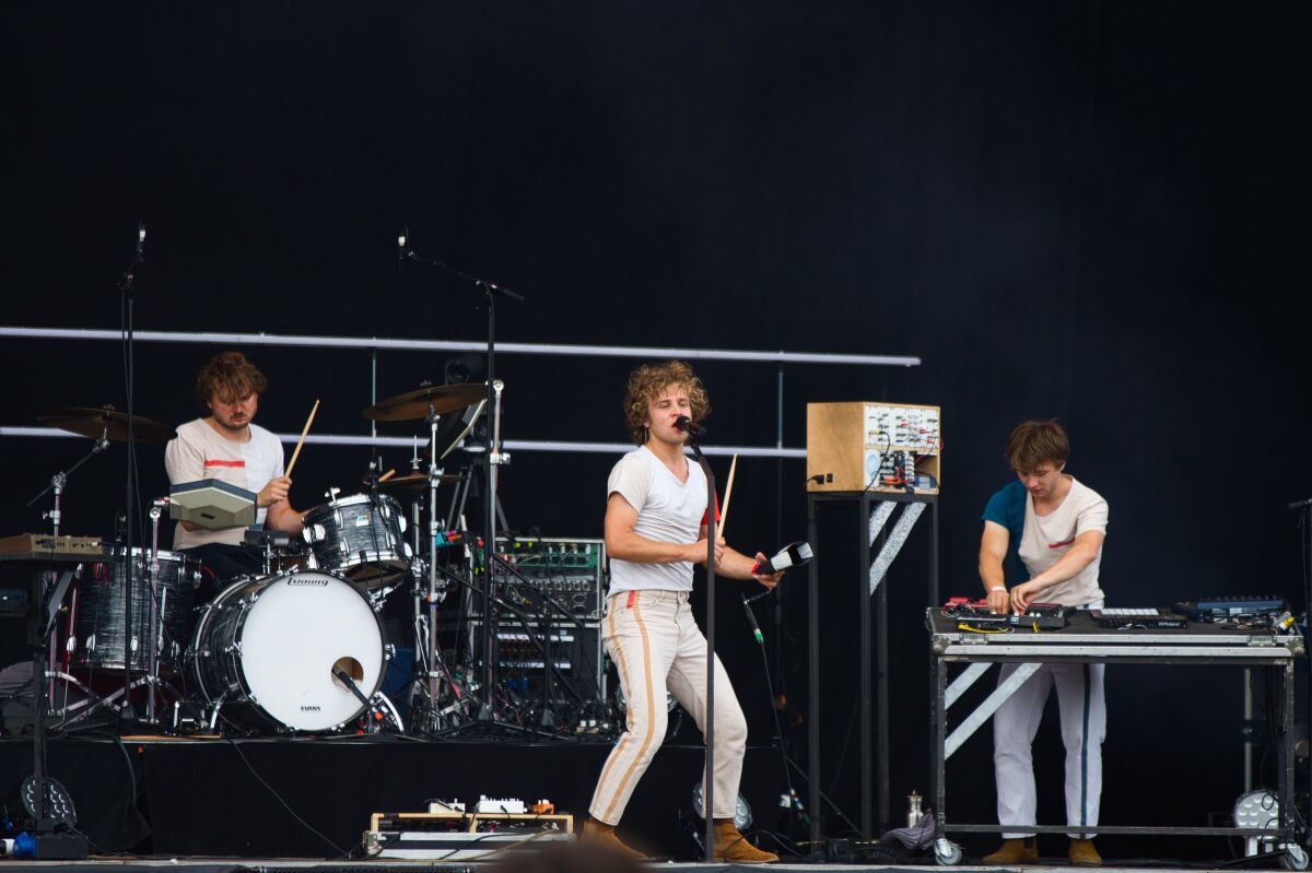 Compact Disk Dummies @ Suikerrock, picture 4, photographed by Luc Klinckaert - FrontView Magazine