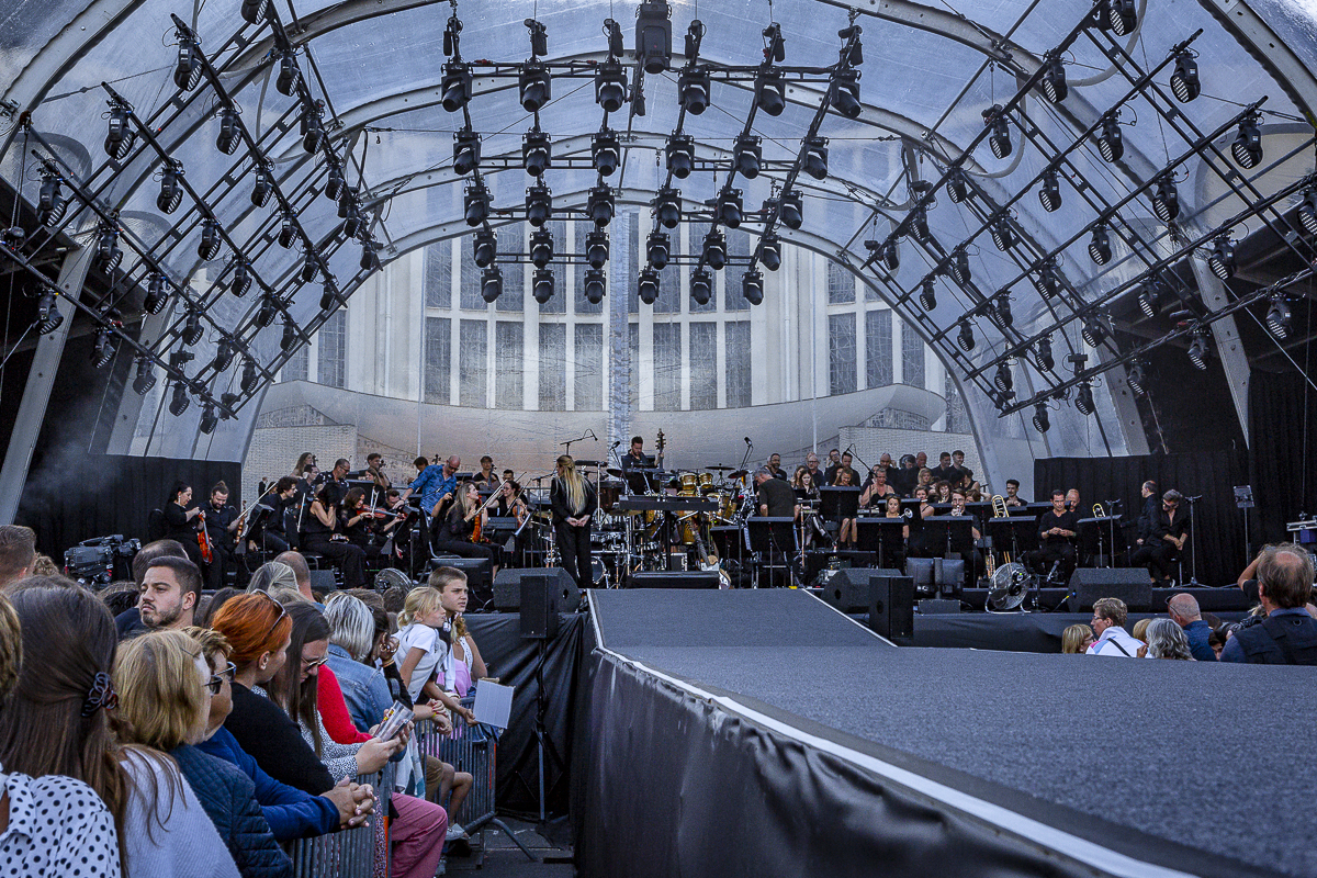Night of the Proms - Summer Edition @ Koksijde-Bad, picture 2, photographed by Alex Wyckmans - FrontView Magazine