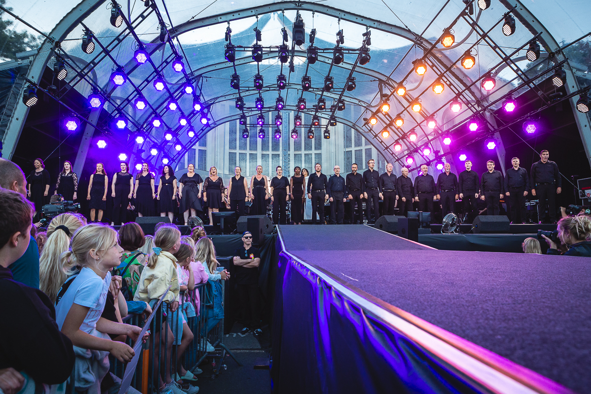 Night of the Proms - Summer Edition @ Koksijde-Bad, picture 27, photographed by Alex Wyckmans - FrontView Magazine