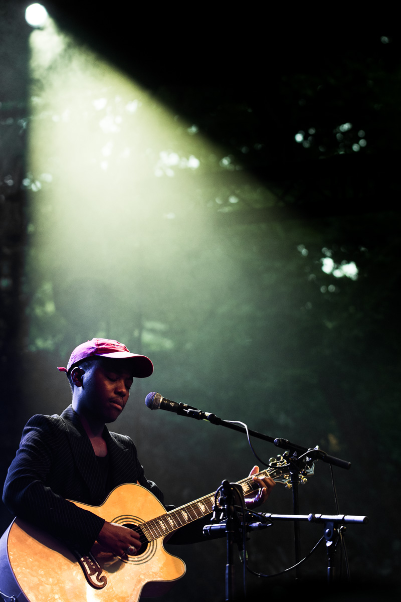 Porcelain id @ OLT Rivierenhof, picture 10, photographed by Ann Carpentier - FrontView Magazine