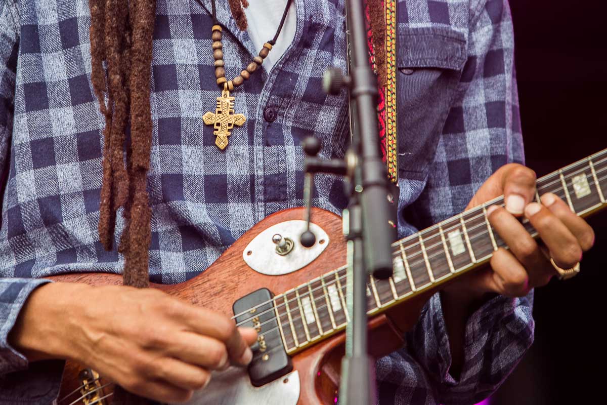 JULIAN MARLEY @ Sfinks Mixed 2022, picture 10, photographed by Marc Verdonck - FrontView Magazine