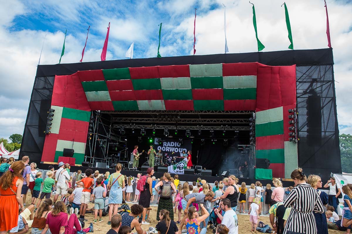 Radio Oorwoud @ Sfinks Mixed 2022, picture 1, photographed by Marc Verdonck - FrontView Magazine