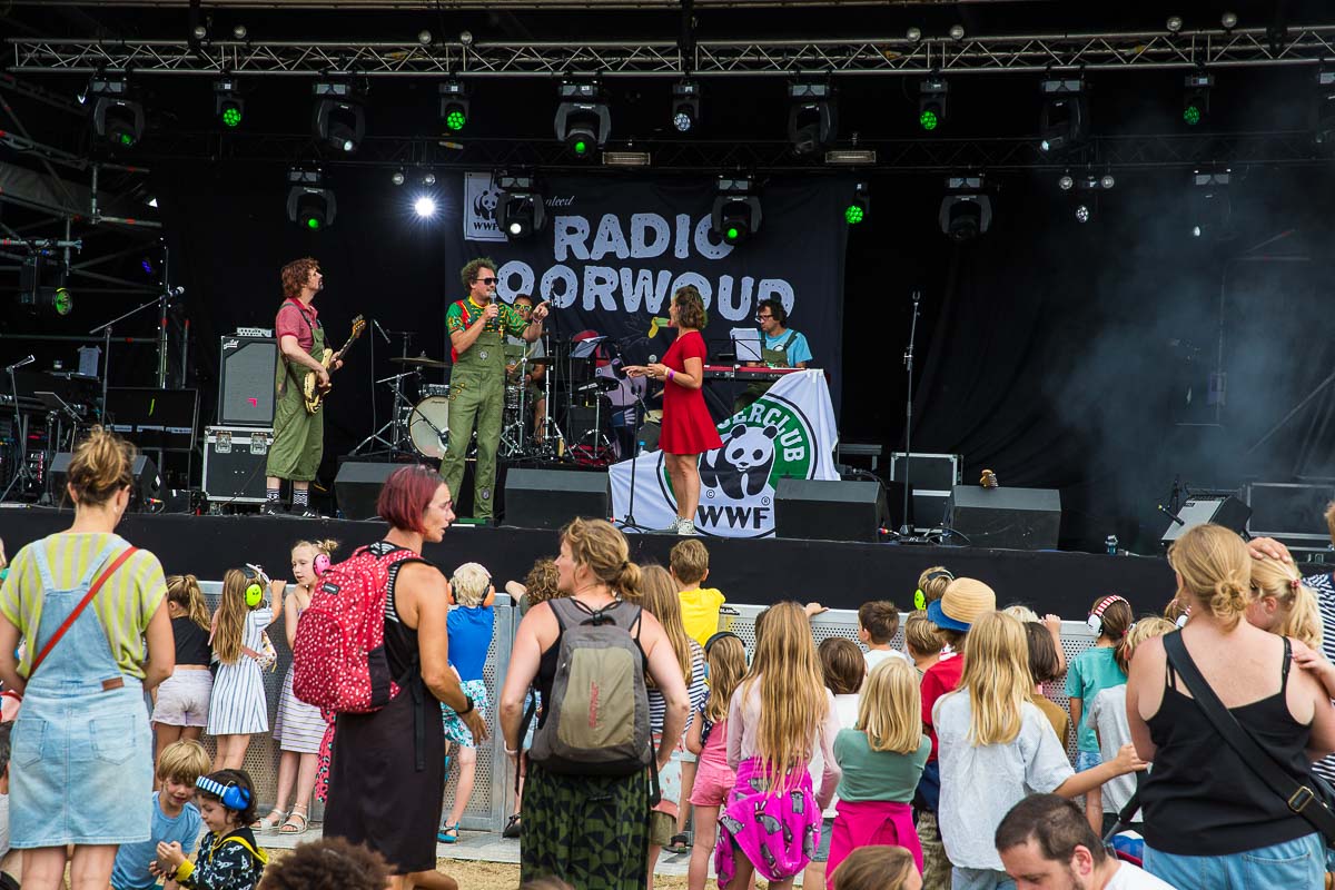 Radio Oorwoud @ Sfinks Mixed 2022, picture 2, photographed by Marc Verdonck - FrontView Magazine
