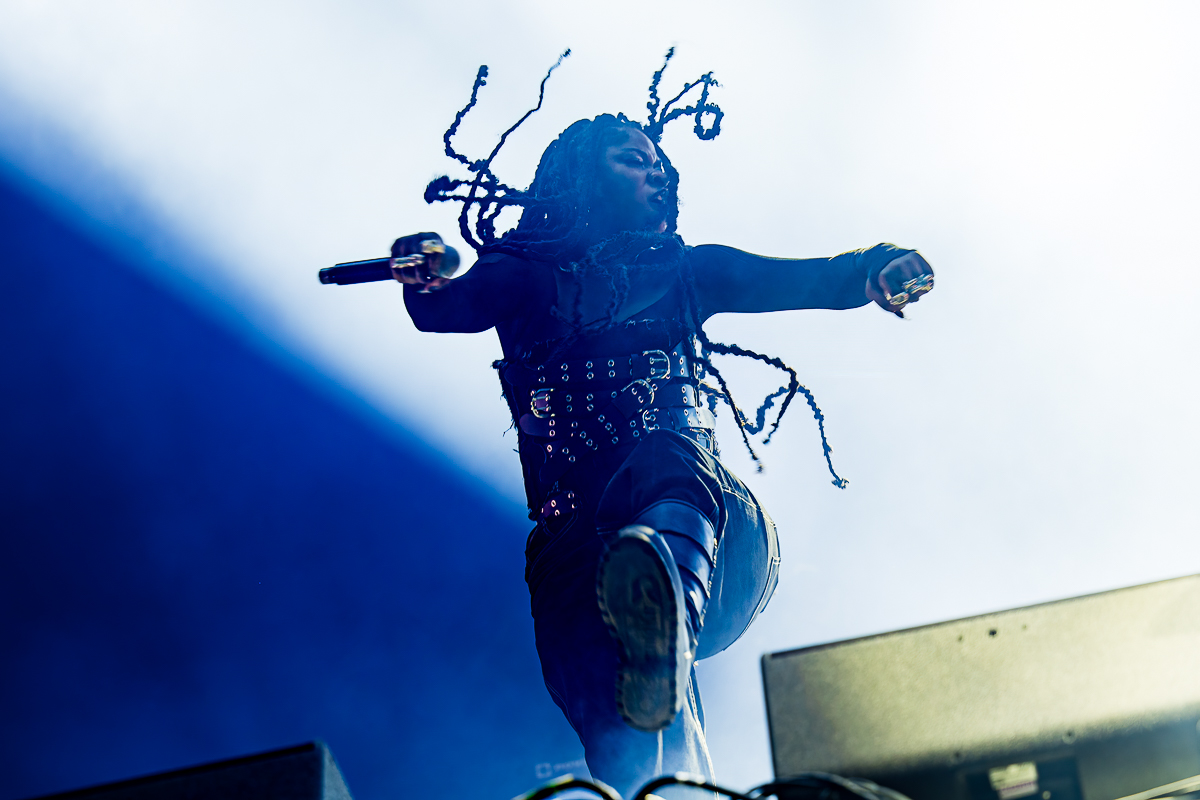 Coely @ Lokerse Feesten, picture 7, photographed by Dorien Goetschalckx - FrontView Magazine