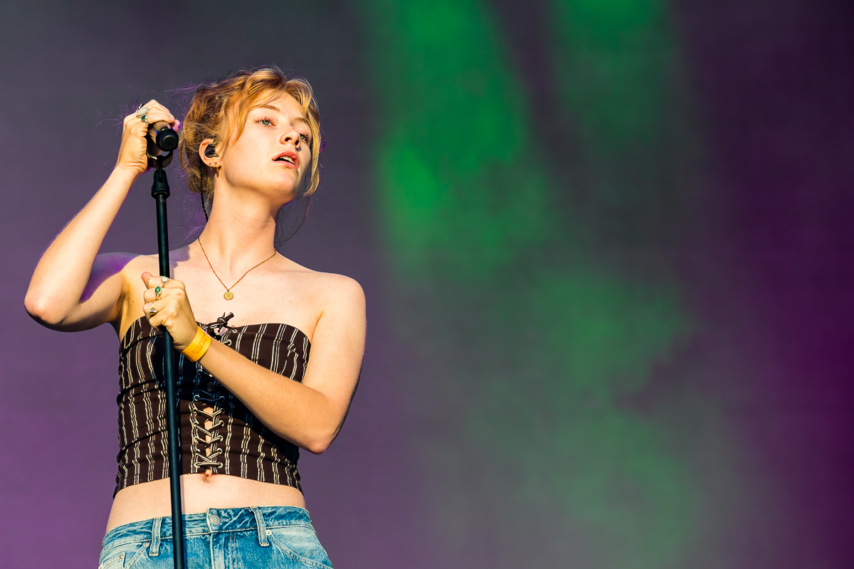 Froukje @ Lokerse Feesten, picture 1, photographed by Dorien Goetschalckx - FrontView Magazine