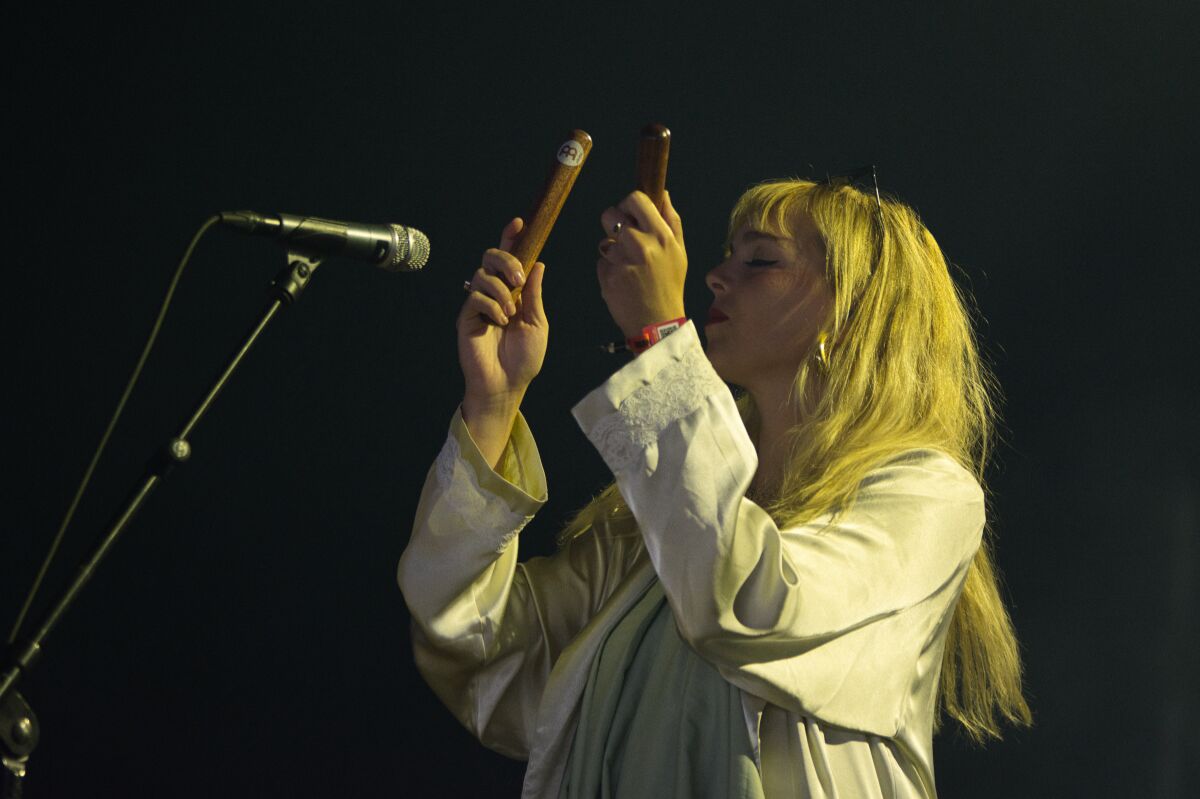 Portland @ Dranouter Festival, picture 2, photographed by Luc Klinckaert - FrontView Magazine
