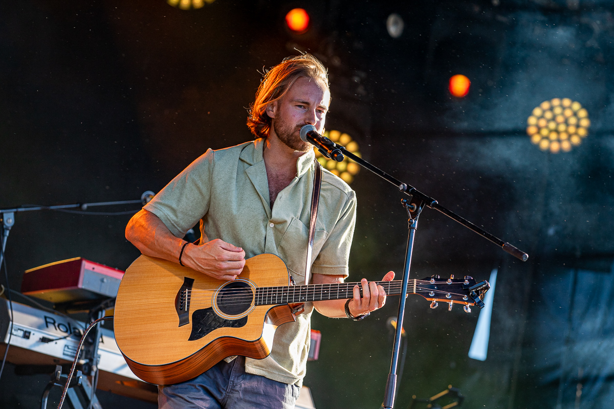 Simon VC @ Hans Francken Invites, picture 6, photographed by Dimitri Vanlommel - FrontView Magazine