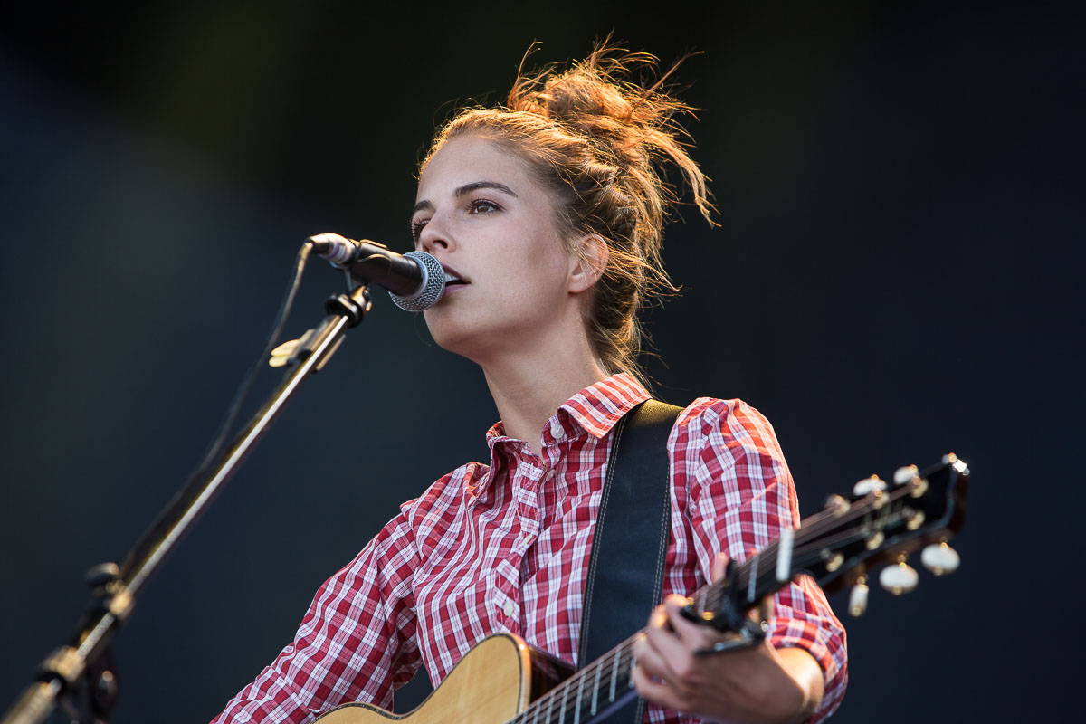Emmy d'Arc @ Nostalgie Beach Festival 2022, picture 5, photographed by Marc Verdonck - FrontView Magazine