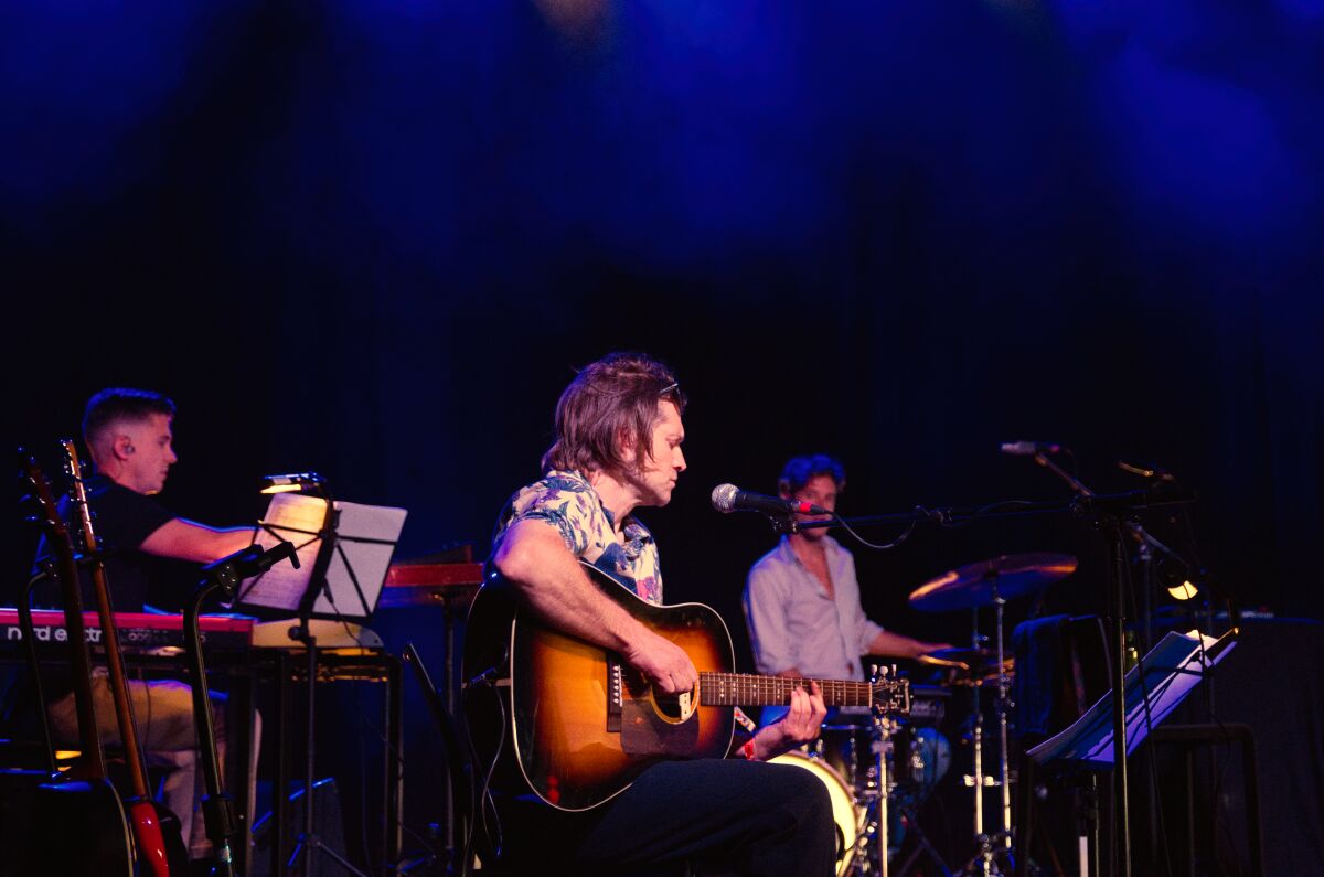 Madou @ Dranouter Festival, picture 2, photographed by Luc Klinckaert - FrontView Magazine