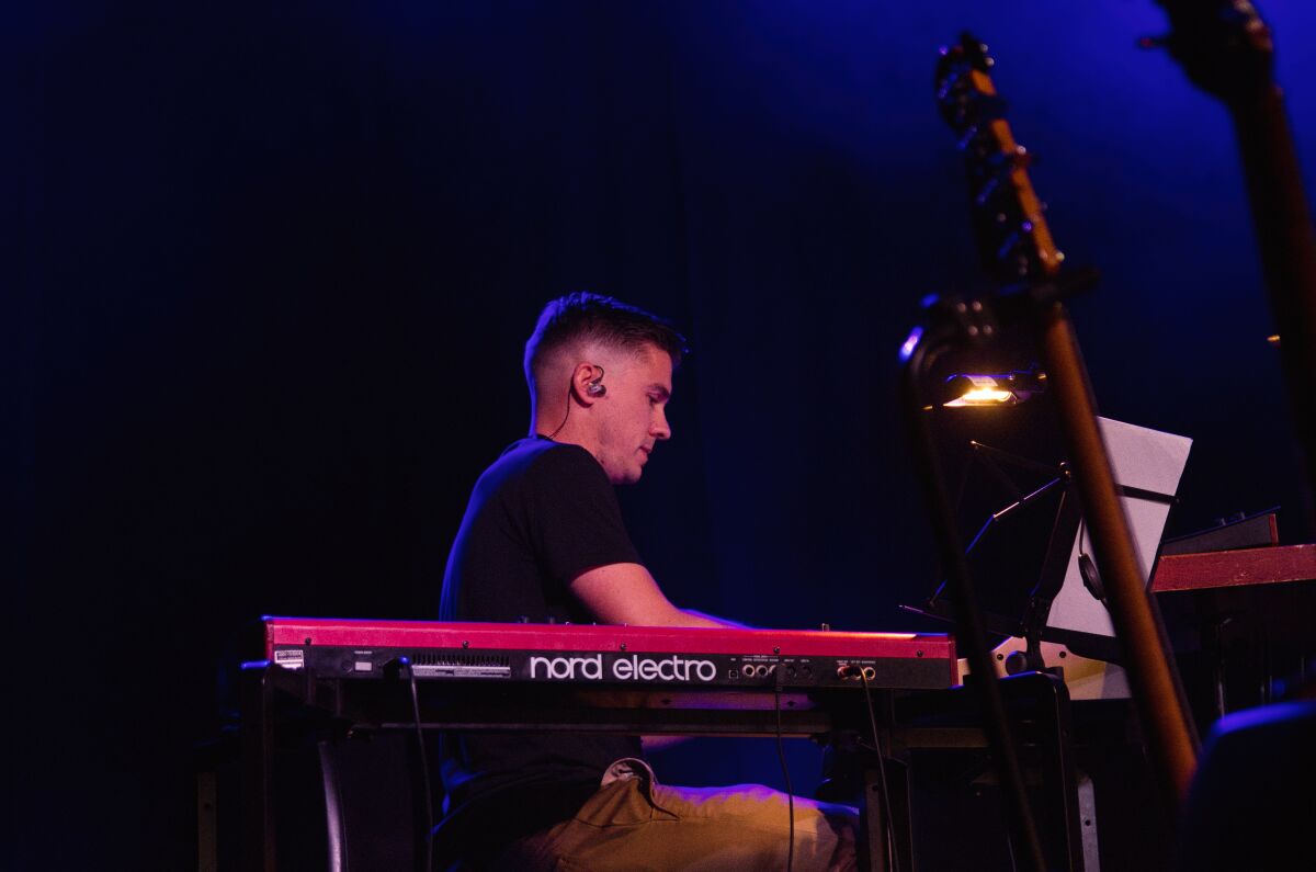 Madou @ Dranouter Festival, picture 3, photographed by Luc Klinckaert - FrontView Magazine