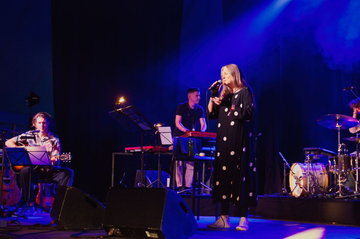 Madou @ Dranouter Festival, picture 5, photographed by Luc Klinckaert - FrontView Magazine