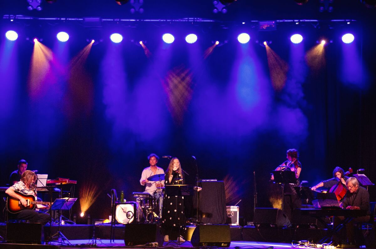 Madou @ Dranouter Festival, picture 7, photographed by Luc Klinckaert - FrontView Magazine