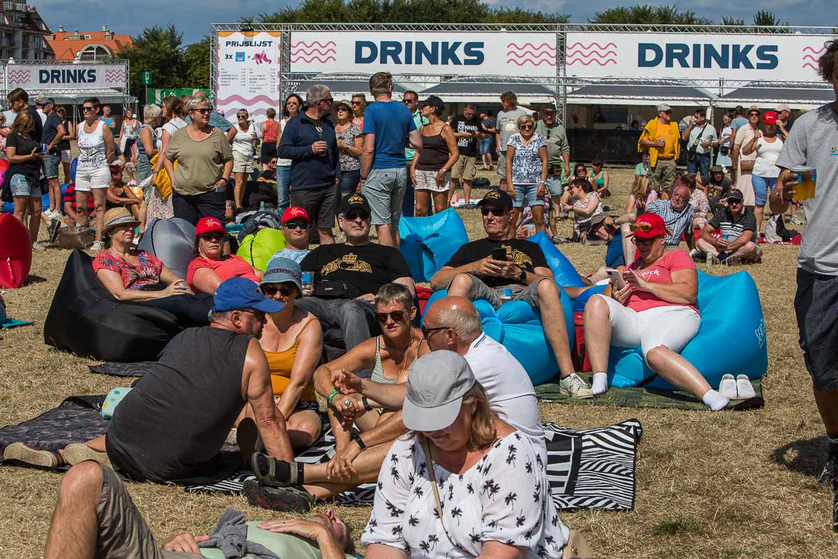 Sfeer @ Nostalgie Beach Festival 2022, picture 1, photographed by Marc Verdonck - FrontView Magazine