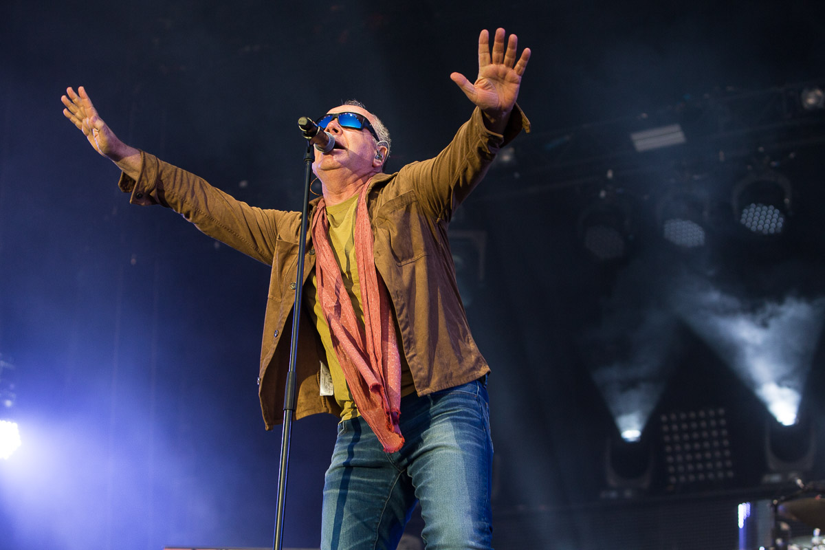 Simple Minds @ Nostalgie Beach Festival 2022, picture 1, photographed by Marc Verdonck - FrontView Magazine