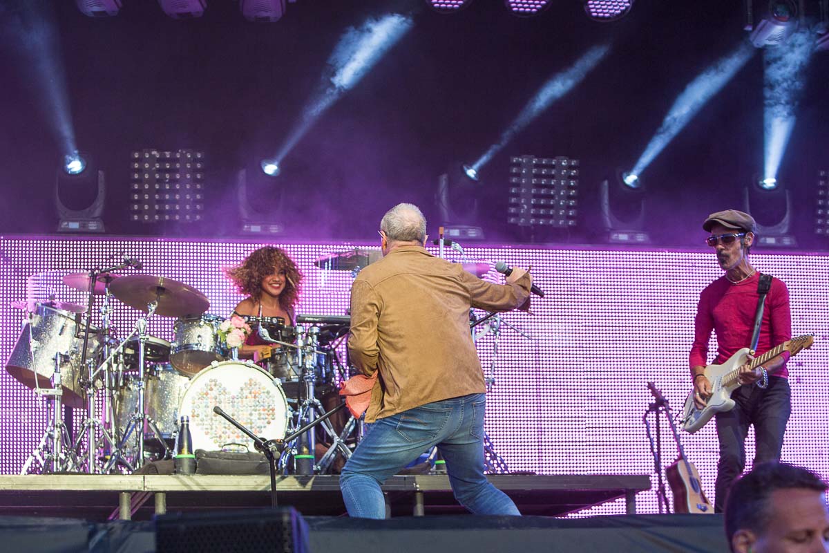 Simple Minds @ Nostalgie Beach Festival 2022, picture 3, photographed by Marc Verdonck - FrontView Magazine