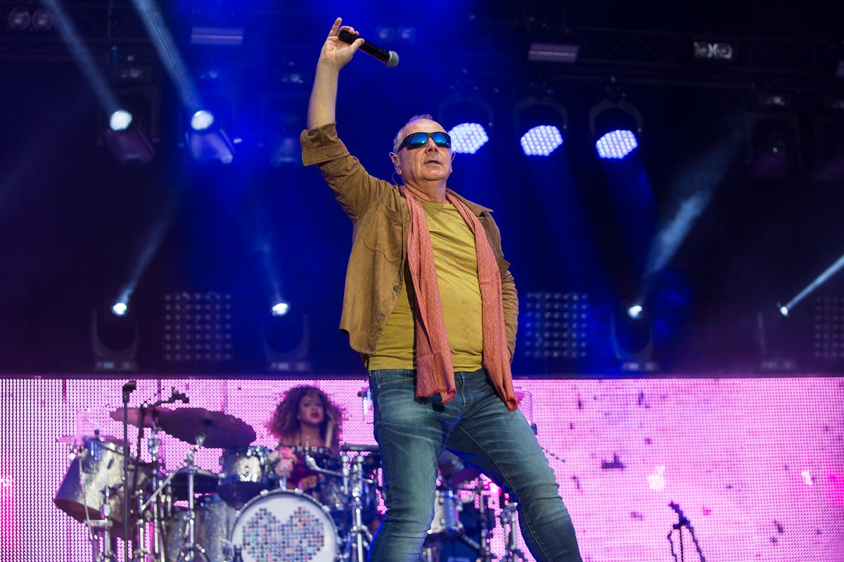 Simple Minds @ Nostalgie Beach Festival 2022, picture 5, photographed by Marc Verdonck - FrontView Magazine