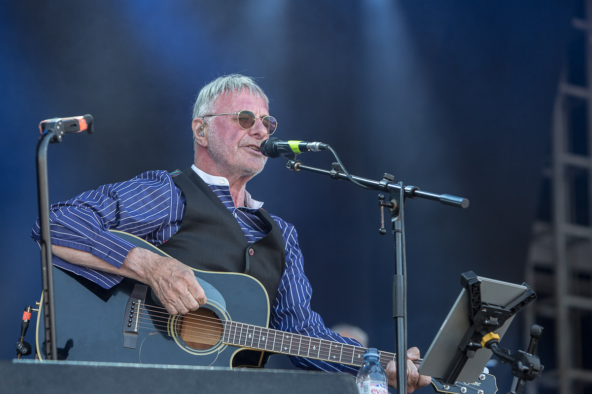 Steve Harley & Cockney Rebel @ Nostalgie Beach Festival 2022, picture 1, photographed by Marc Verdonck - FrontView Magazine