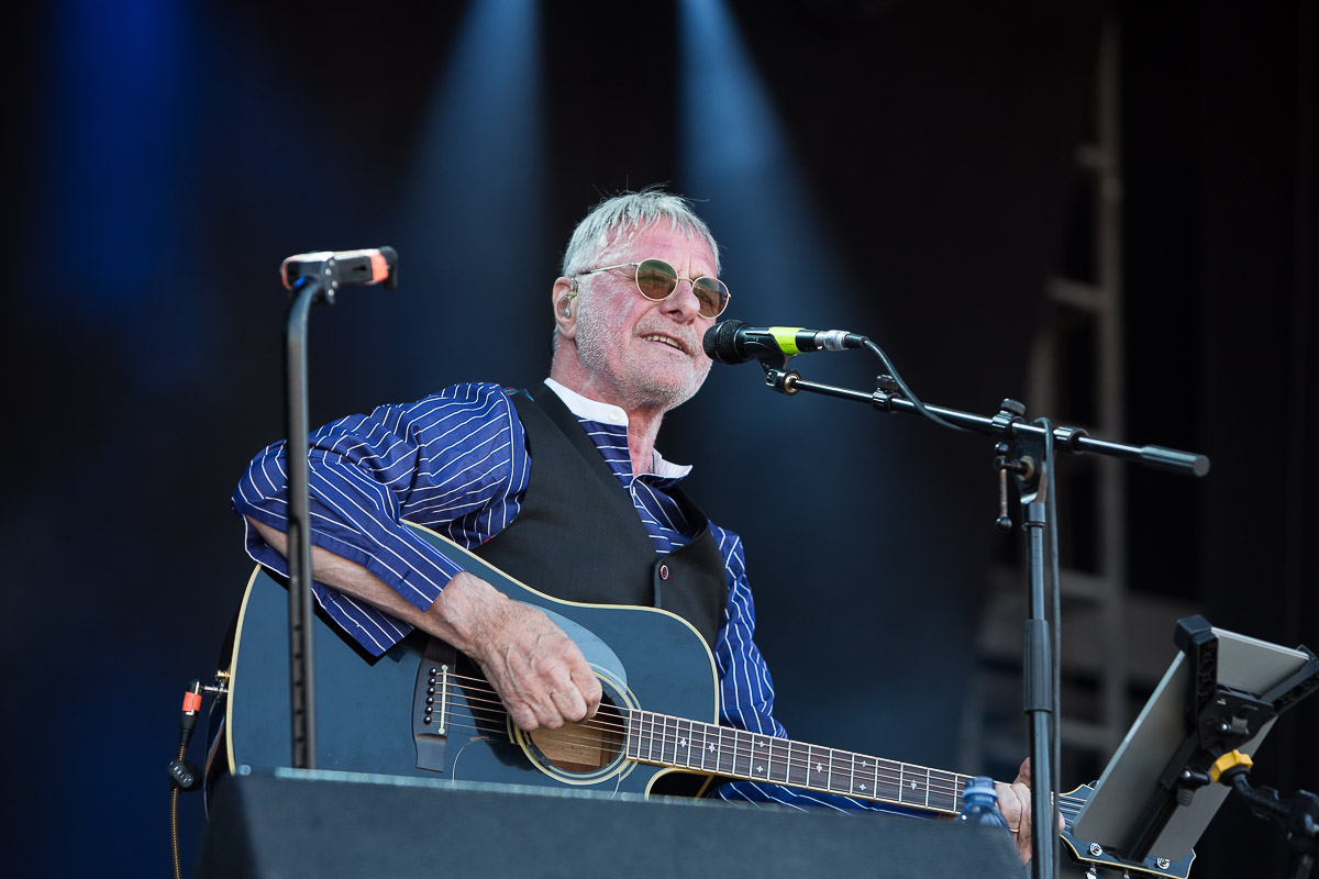 Steve Harley & Cockney Rebel @ Nostalgie Beach Festival 2022, picture 9, photographed by Marc Verdonck - FrontView Magazine