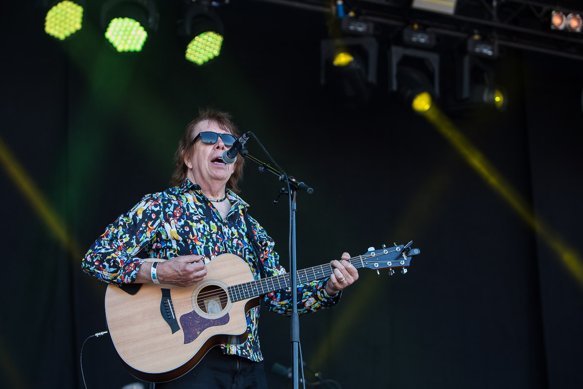 Steve Harley & Cockney Rebel @ Nostalgie Beach Festival 2022, picture 14, photographed by Marc Verdonck - FrontView Magazine