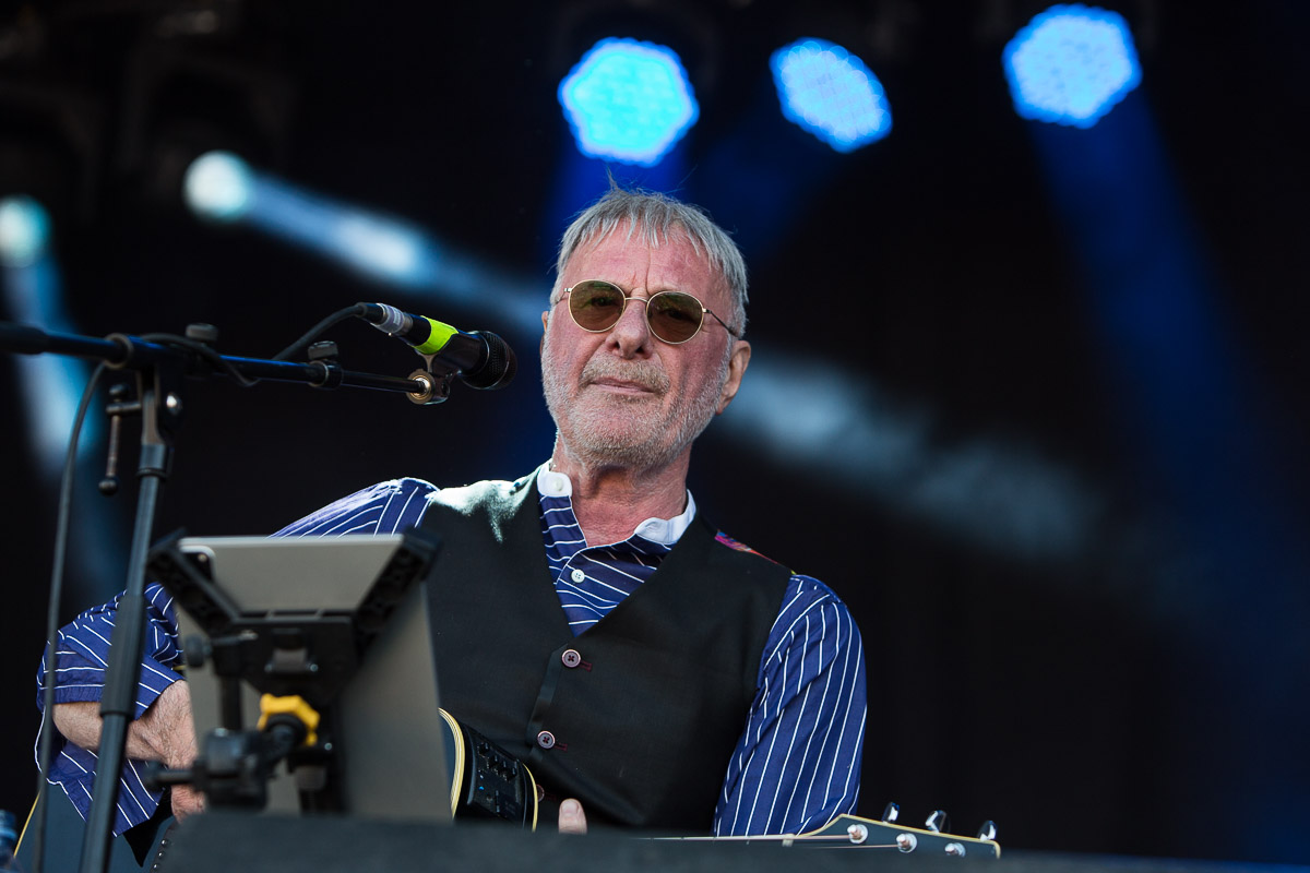 Steve Harley & Cockney Rebel @ Nostalgie Beach Festival 2022, picture 18, photographed by Marc Verdonck - FrontView Magazine