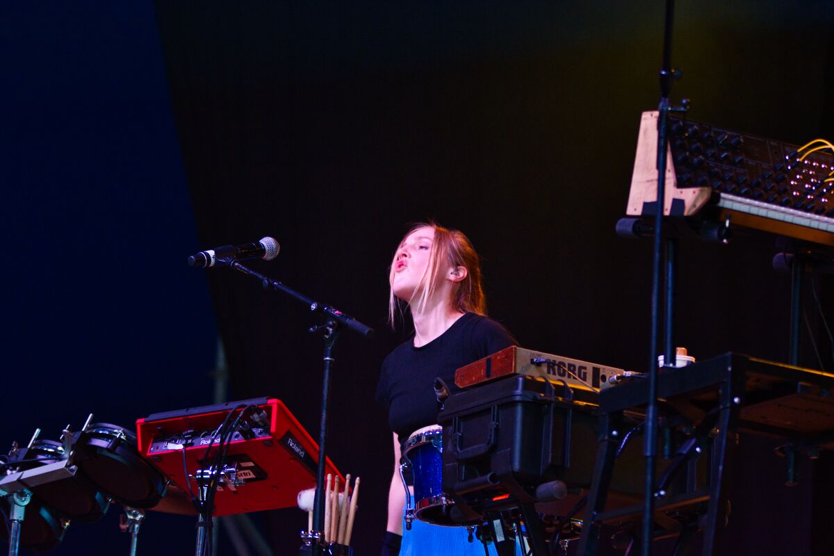 Daði Freyr @ Dranouter Festival, picture 1, photographed by Luc Klinckaert - FrontView Magazine