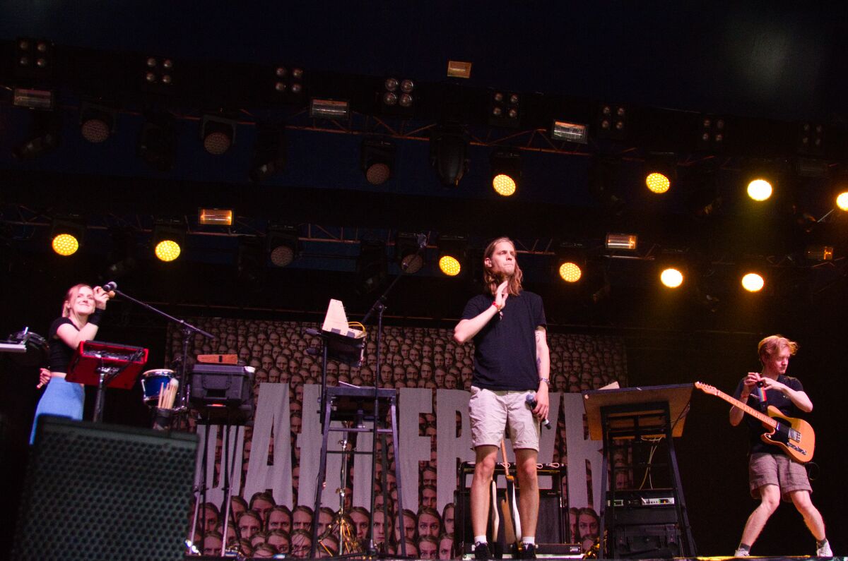 Daði Freyr @ Dranouter Festival, picture 5, photographed by Luc Klinckaert - FrontView Magazine
