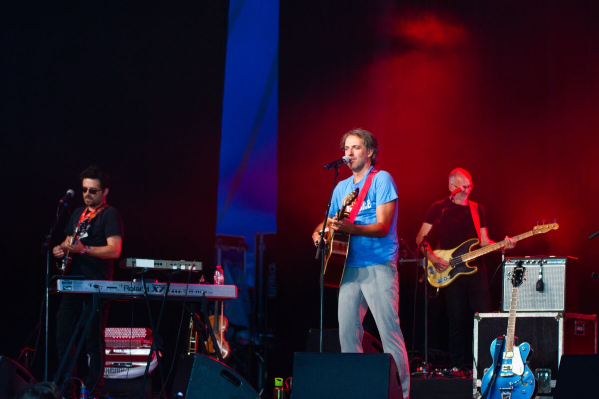 Lenny & de Wespen / Coline & Toitoine / Tindersticks @ Dranouter Festival, picture 16, photographed by Luc Klinckaert - FrontView Magazine