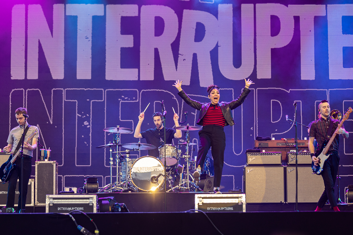 The Interrupters @ Lokerse Feesten 2022, picture 3, photographed by David Johnson - FrontView Magazine