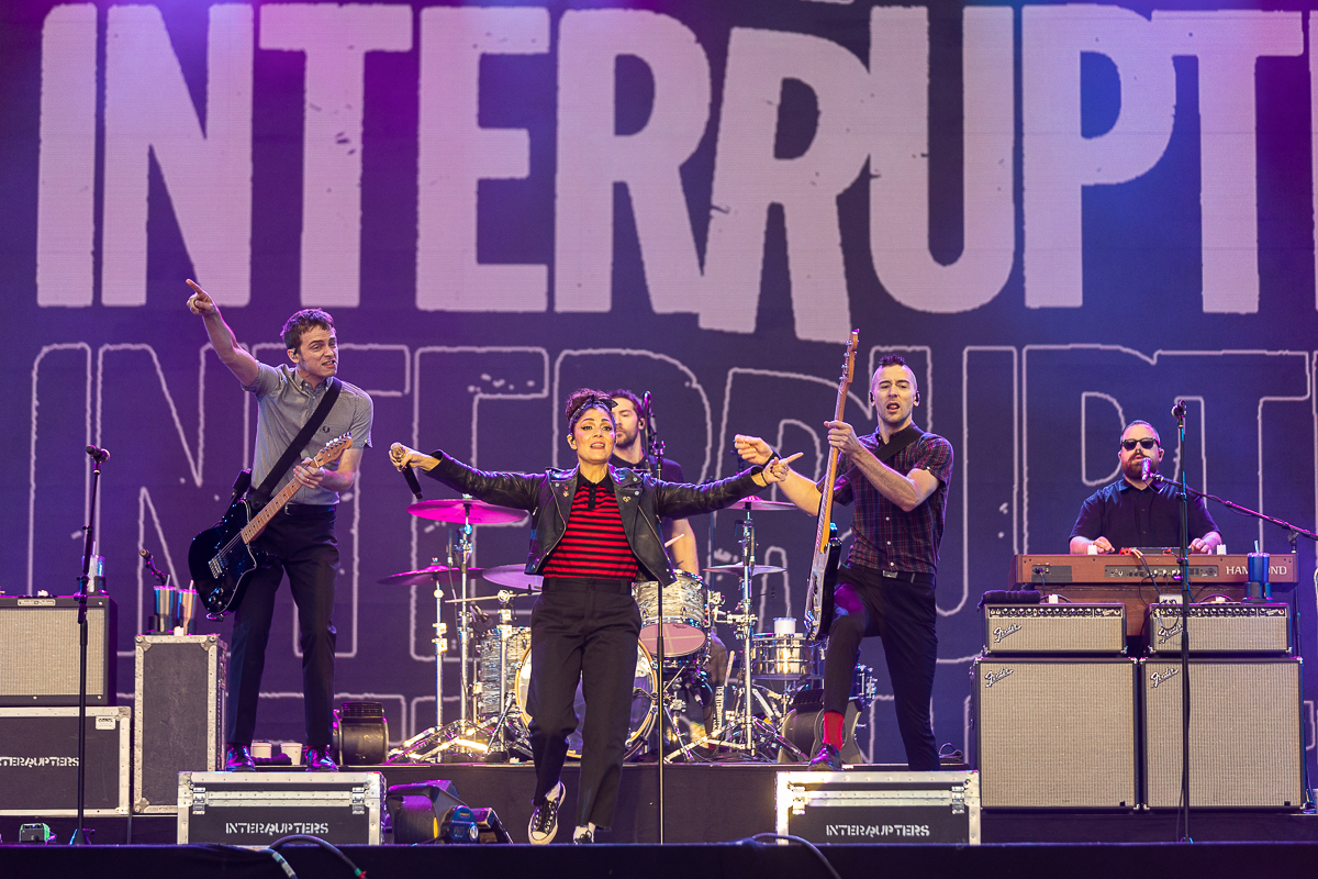 The Interrupters @ Lokerse Feesten 2022, picture 5, photographed by David Johnson - FrontView Magazine