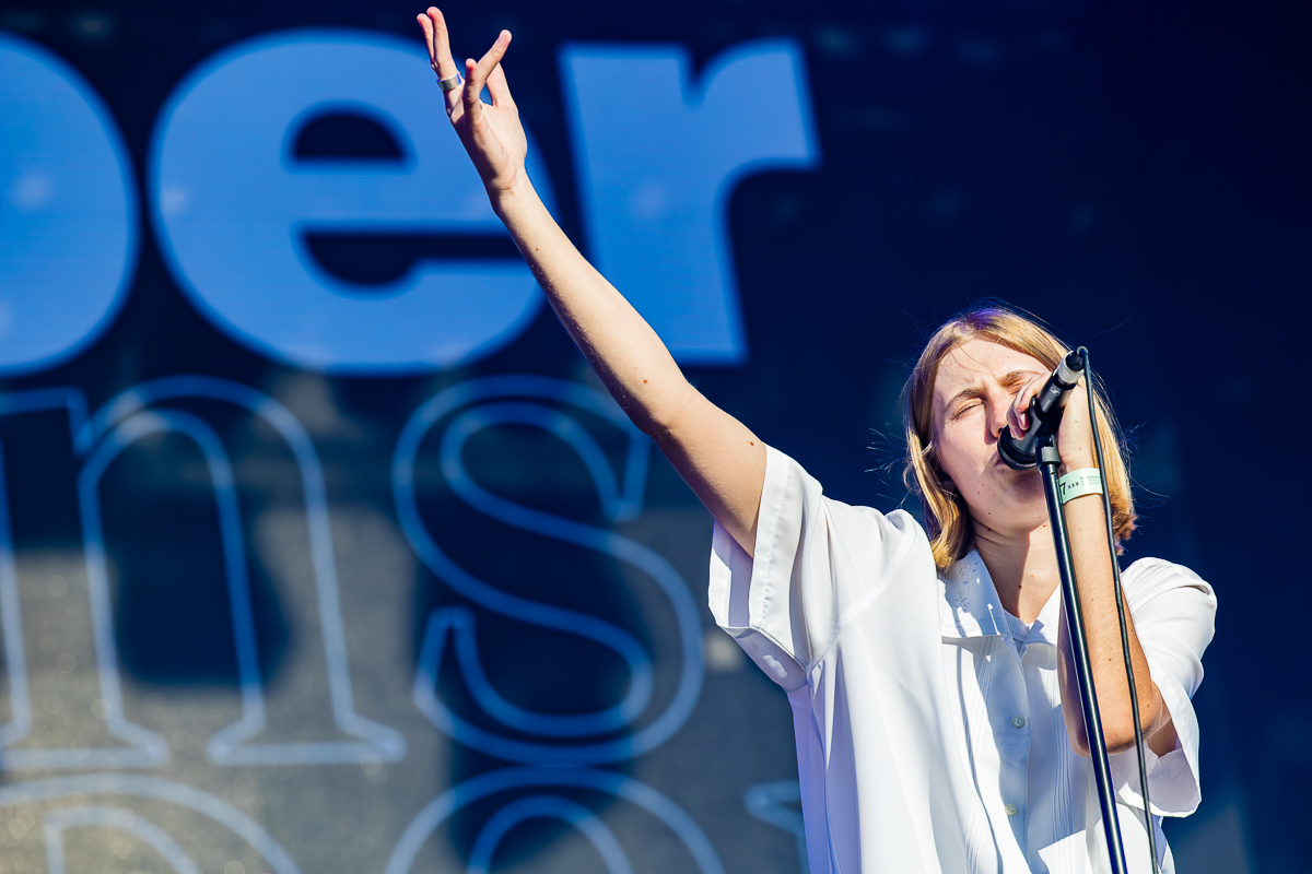 Whispering Sons @ Lokerse Feesten, picture 1, photographed by Dorien Goetschalckx - FrontView Magazine